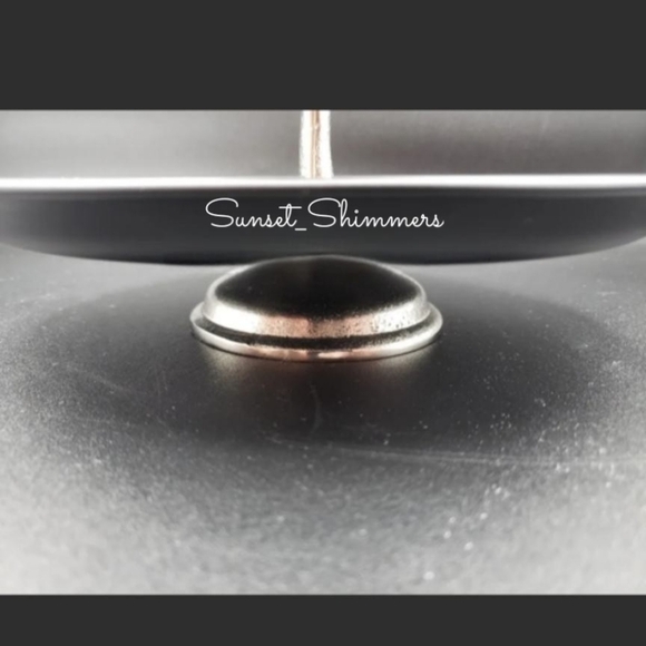 HALLOWEEN Metal Skeleton Hand 3 Tier Footed Serving Stand Appetizer Dessert Tray - Picture 4 of 12